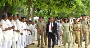 पुलिस अधीक्षक व जिलाधिकारी ने केंद्रीय और जिला कारागार का संयुक्त औचक निरीक्षण, बंदियों के साथ जातिगत भेदभाव न होने की हुई पड़ताल*