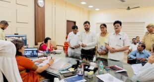 जसमई सड़क की बदहाल स्थिति को लेकर विश्व हिन्दू महासंघ ने जिलाधिकारी को सौंपा ज्ञापन
