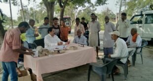 बाढ़ प्रभावित क्षेत्रों में स्वास्थ्य विभाग की पहुंच, आशा की मड़ैया और तौफीक मड़ैया में 184 मरीजों की जांच