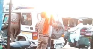 नाबालिग बेटे के दुकान पर बैठने को लेकर 3 हजार रुपये लेने का आरोप, CCTV फुटेज वायरल